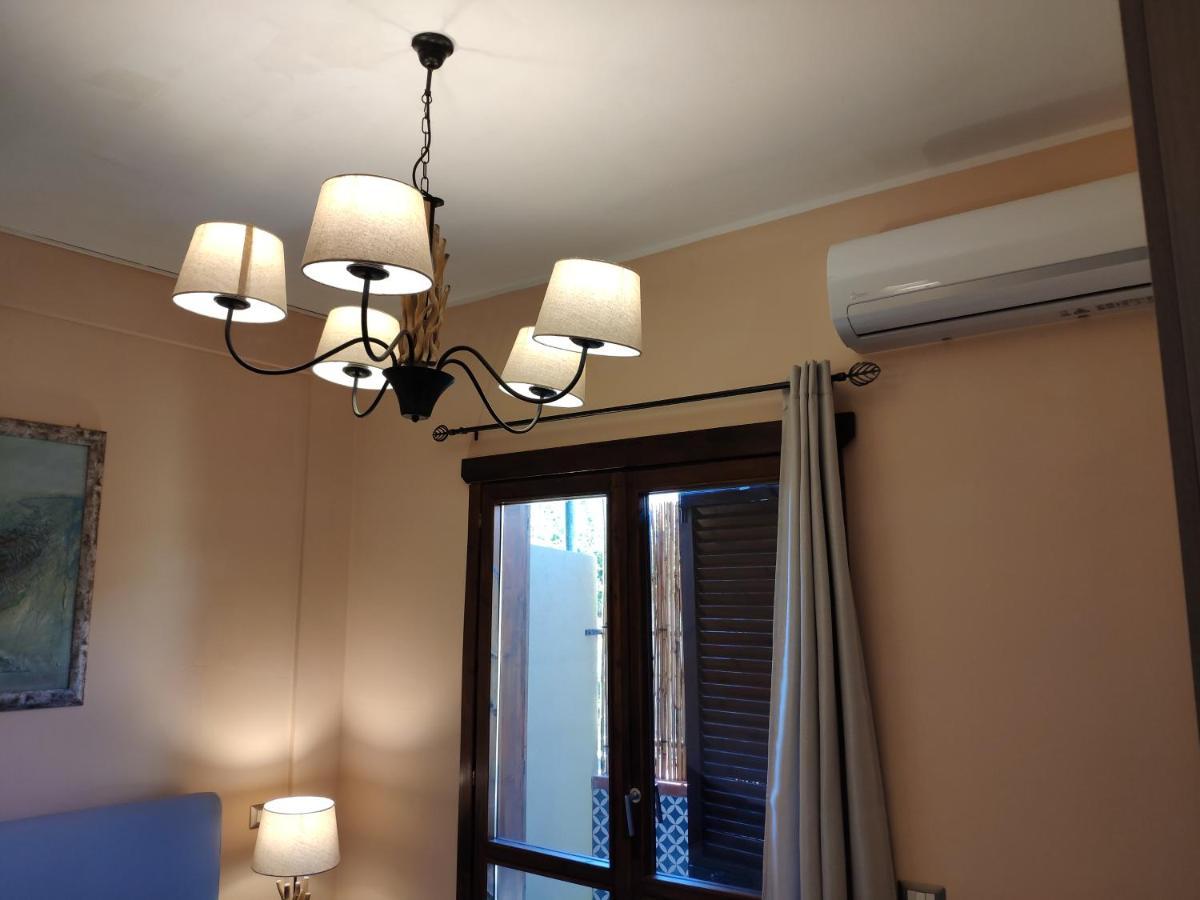 La Casa Dei Poeti Villa Villasimius Eksteriør billede